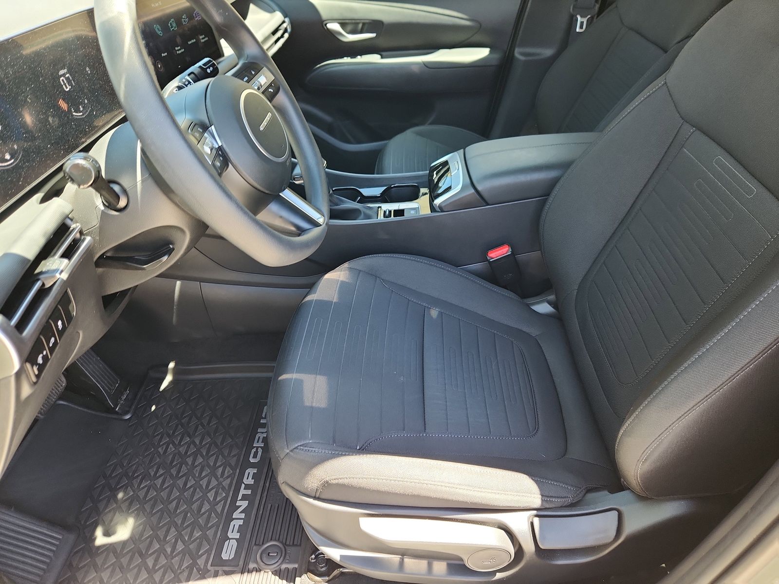 2025 Hyundai Santa Cruz SE - Photo 10