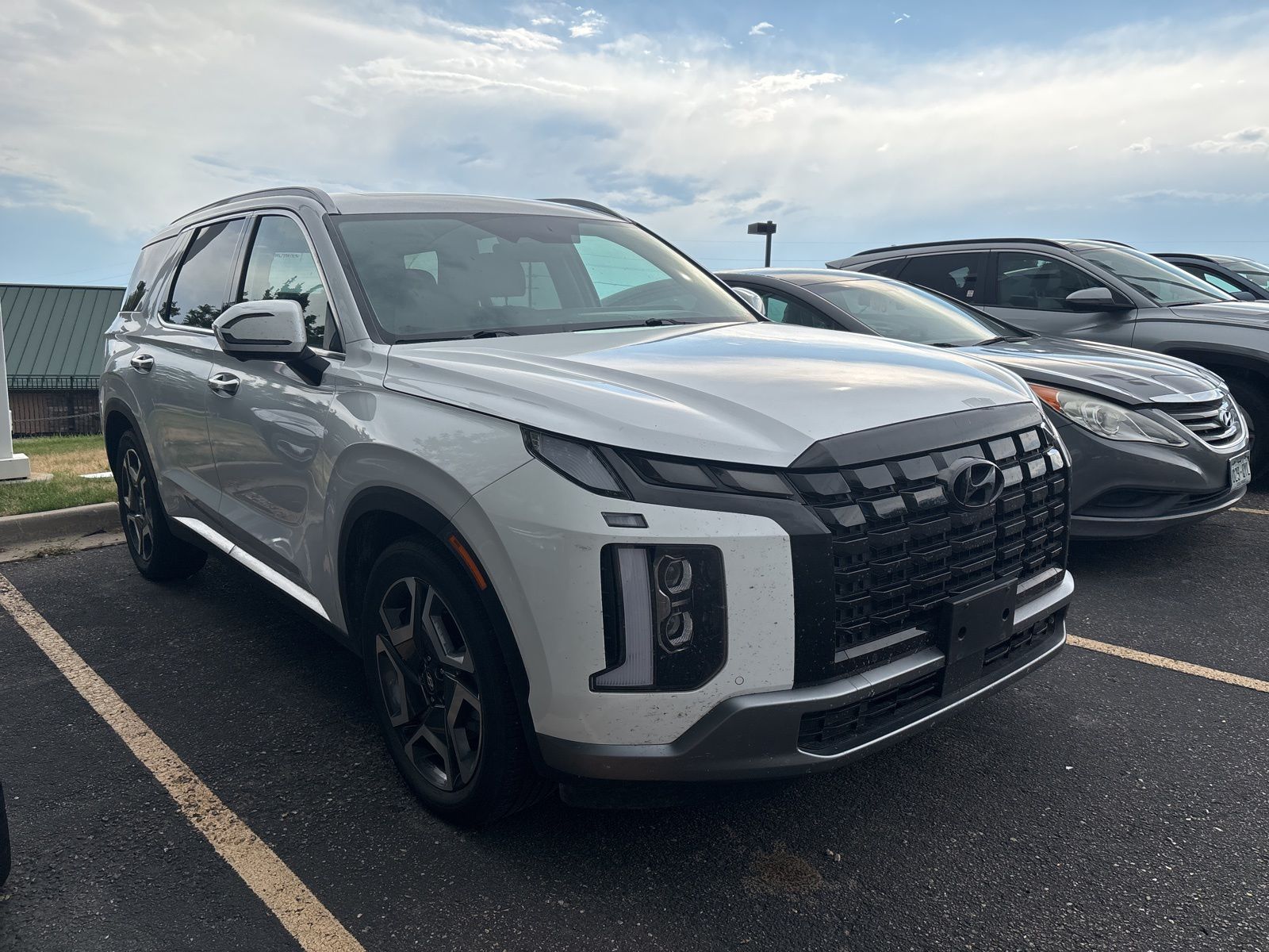 2024 Hyundai Palisade Limited photo 2