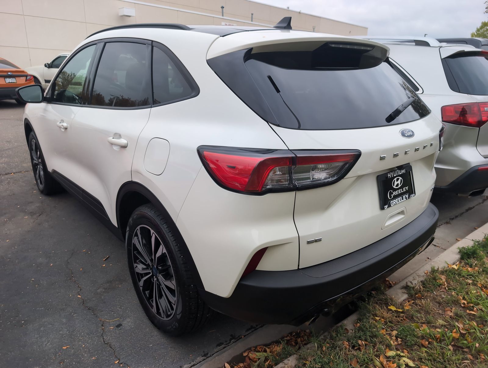 2022 Ford Escape SE photo 2