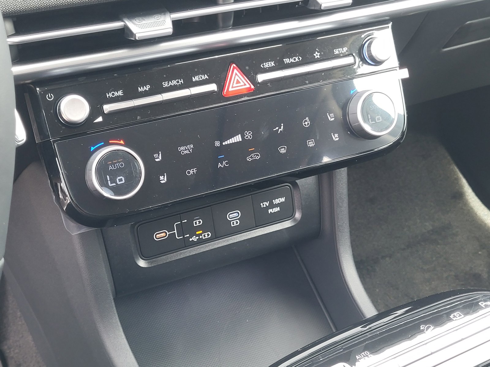 2026 Hyundai Tucson Limited - Photo 15