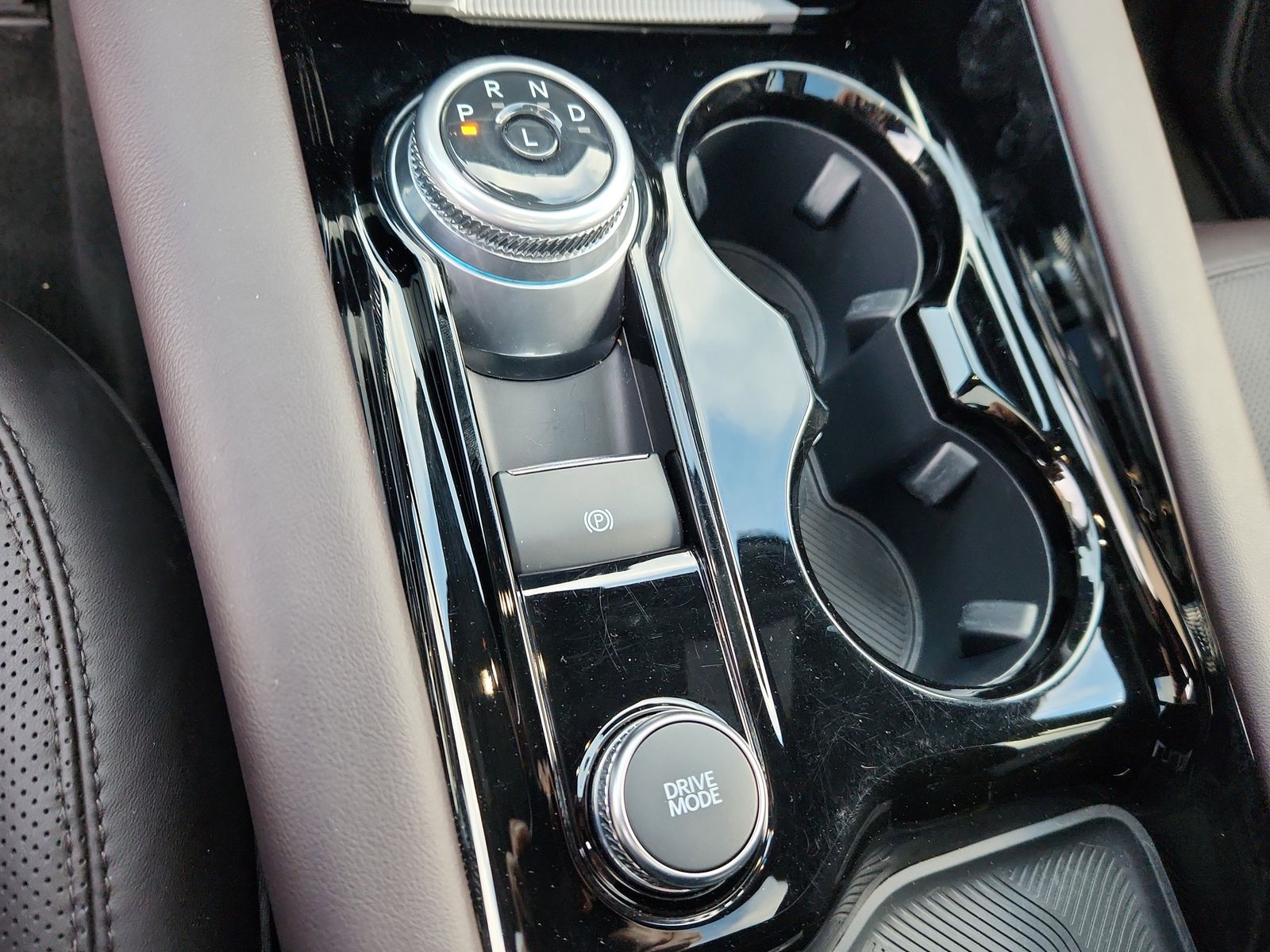 2025 Ford Explorer Platinum - Photo 23