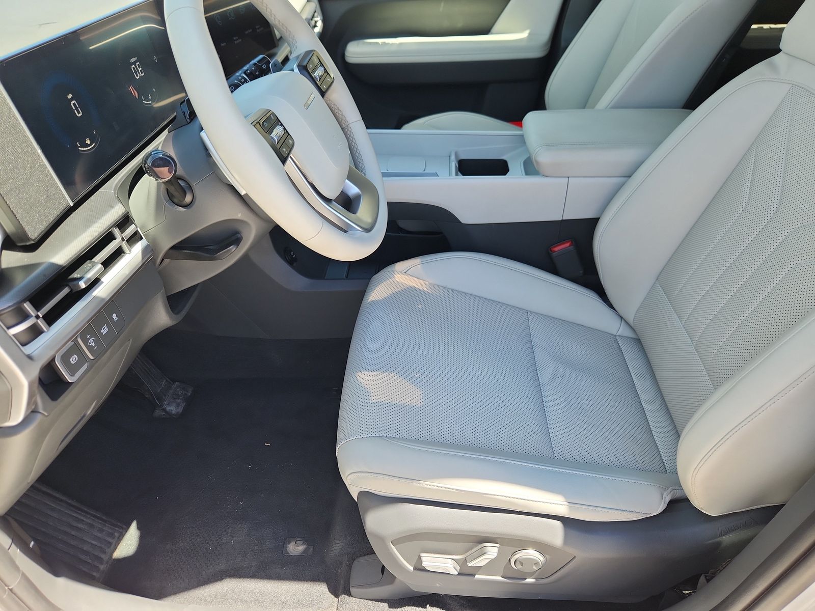 2025 Hyundai Santa Fe SEL - Photo 10