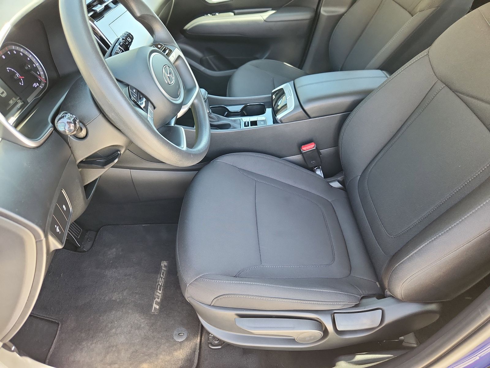 2023 Hyundai Tucson SE - Photo 10