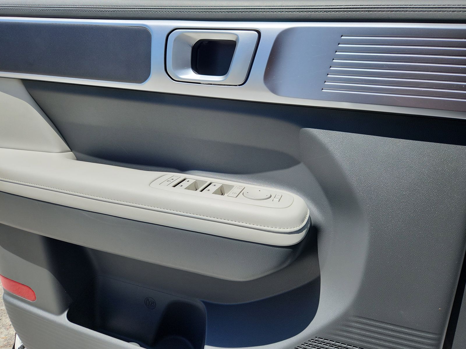 2025 Hyundai Santa Fe SEL - Photo 9