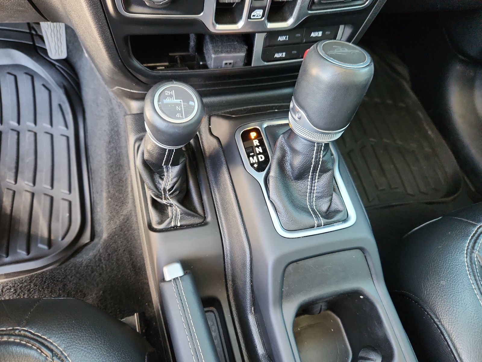 2022 Jeep Gladiator Overland - Photo 21