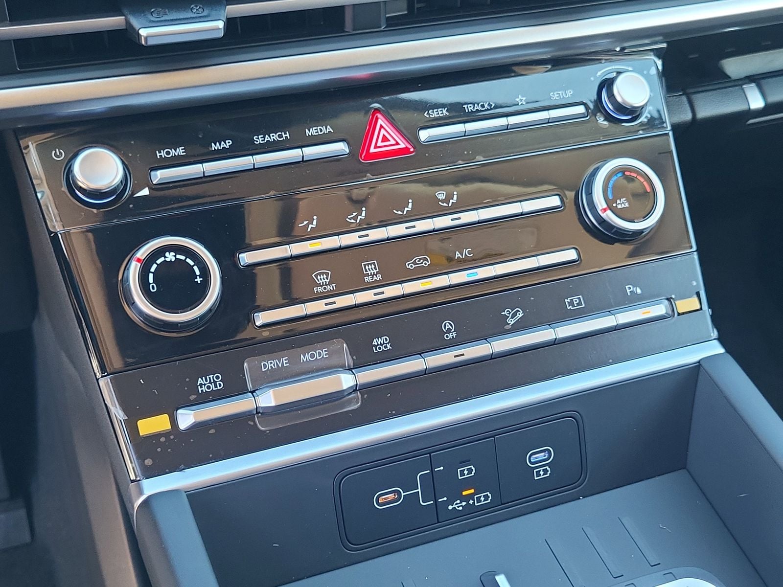 2026 Hyundai Santa Fe SE - Photo 11