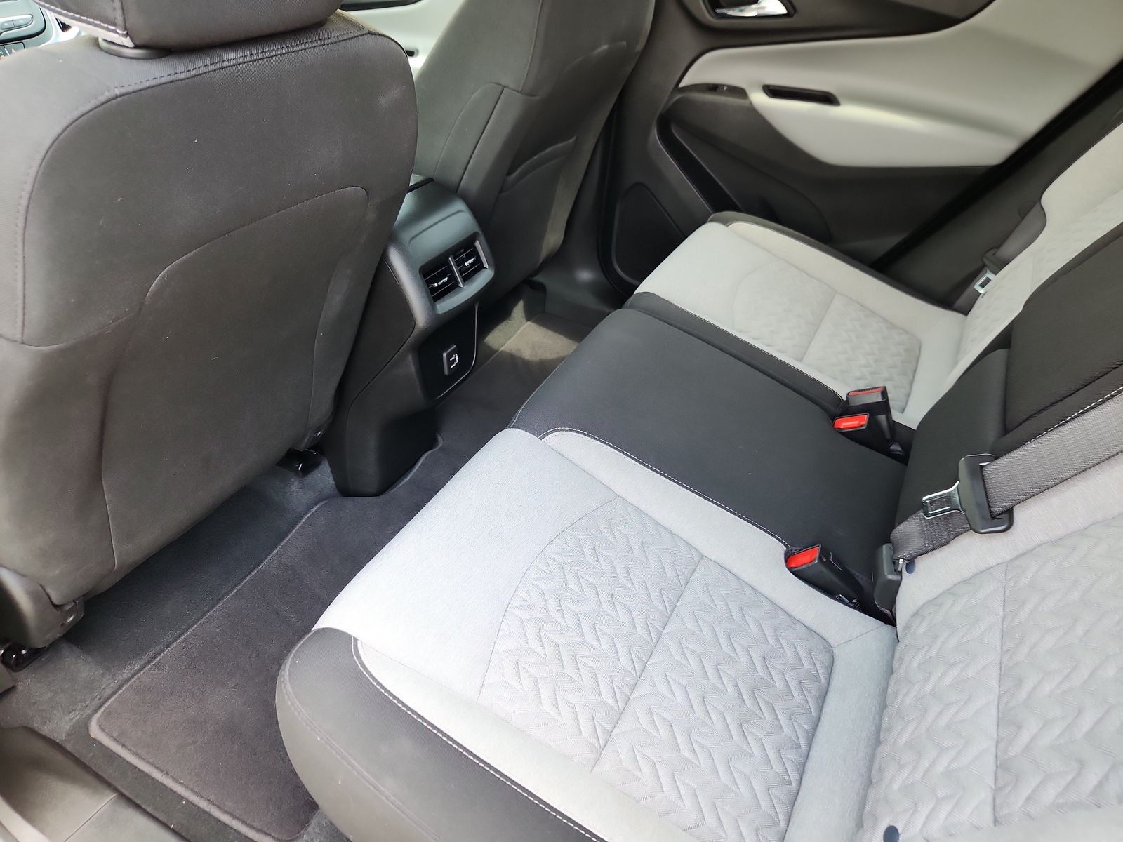 2022 Chevrolet Equinox LT - Photo 11