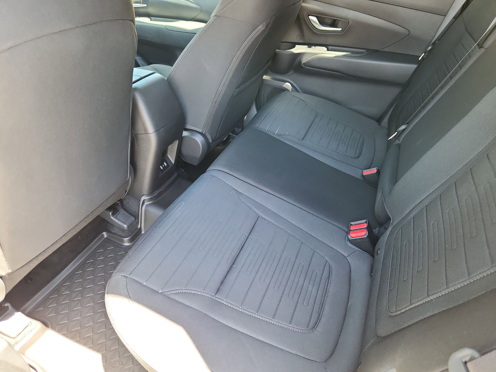 2025 Hyundai Santa Cruz SE - Photo 11