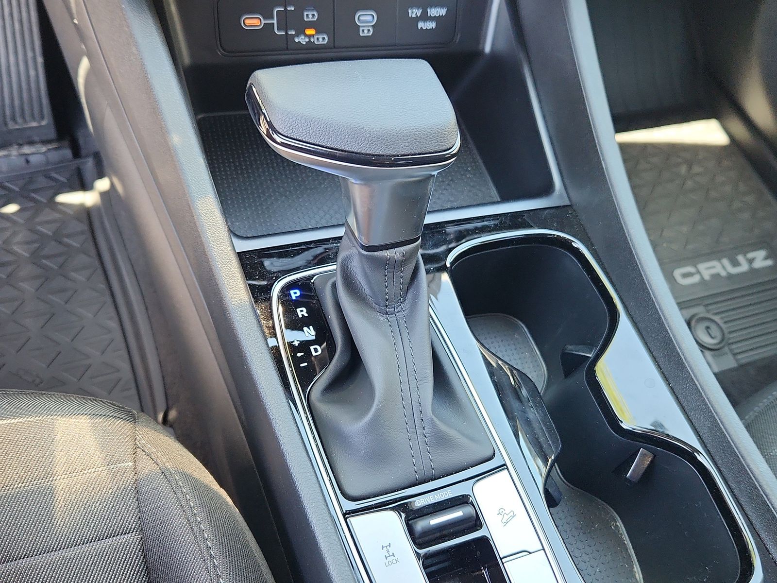 2025 Hyundai Santa Cruz SE - Photo 20