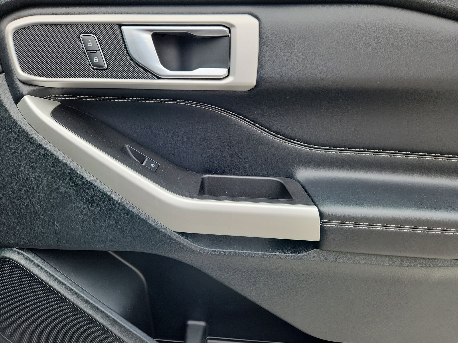 2021 Ford Explorer XLT - Photo 17