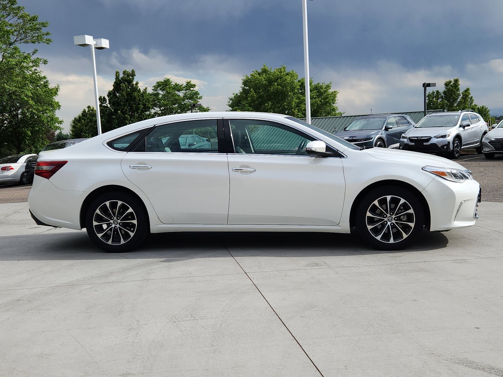 2016 Toyota Avalon XLE - Photo 6