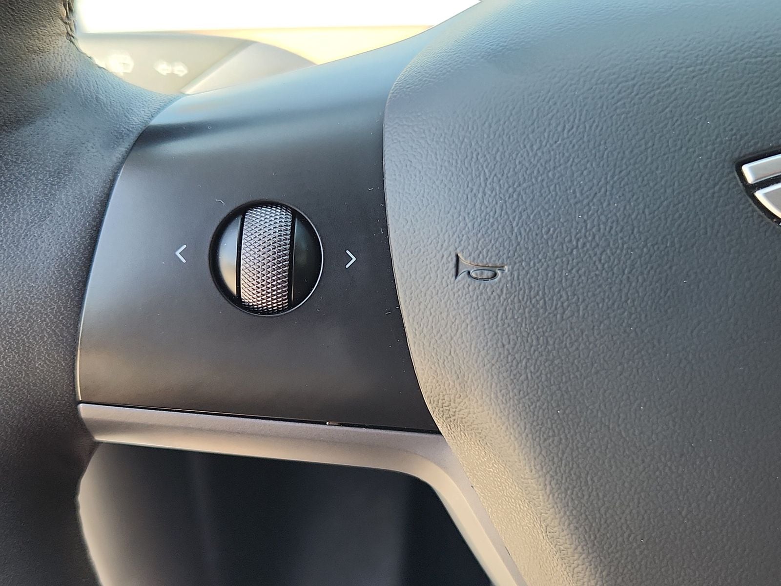 2023 Tesla Model Y Long Range - Photo 19