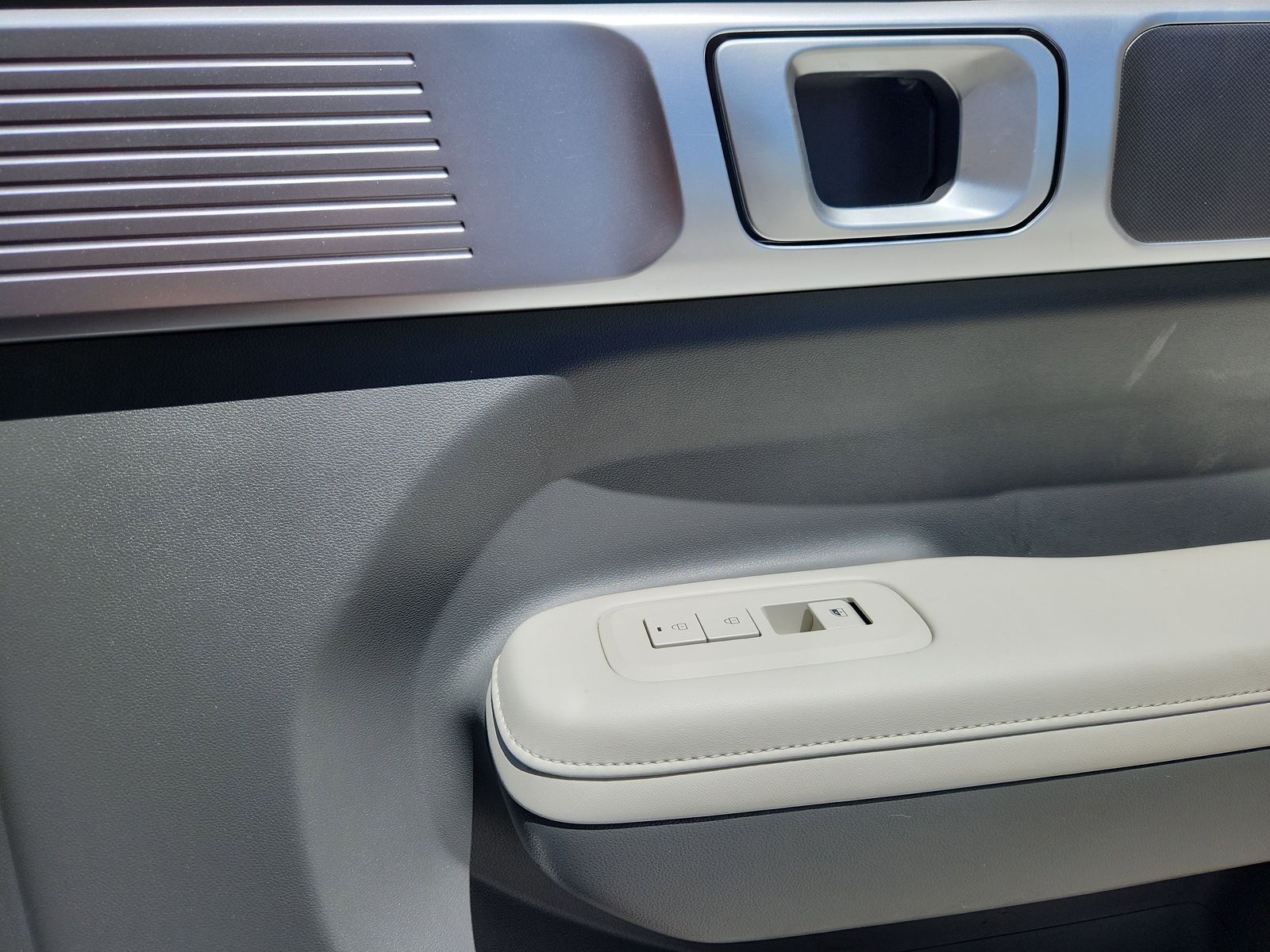 2025 Hyundai Santa Fe SEL - Photo 16