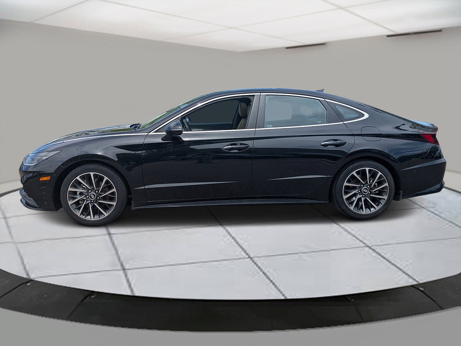 Used 2021 Hyundai Sonata Limited with VIN 5NPEH4J2XMH111914 for sale in Greeley, CO