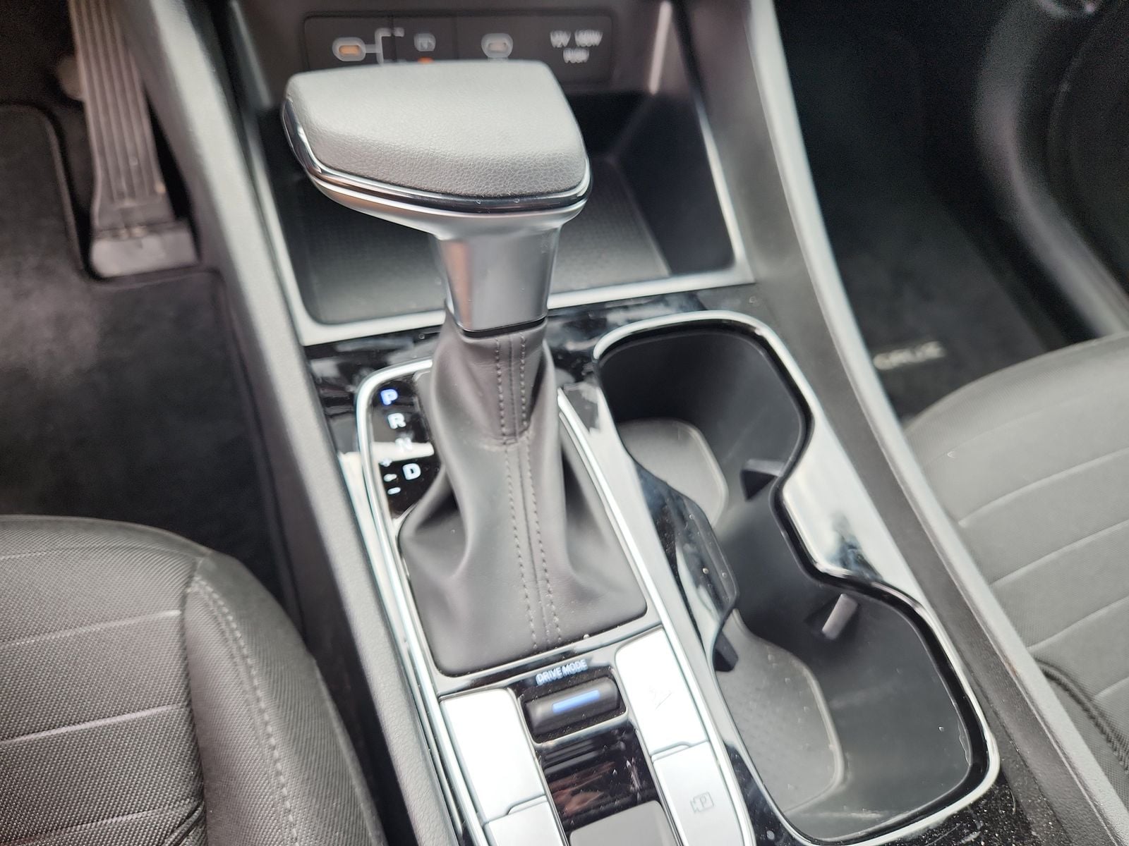 2025 Hyundai Santa Cruz SE - Photo 20
