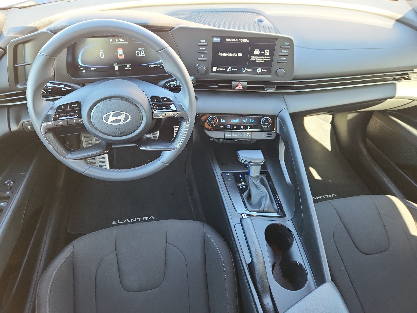 2025 Hyundai Elantra SEL - Photo 12