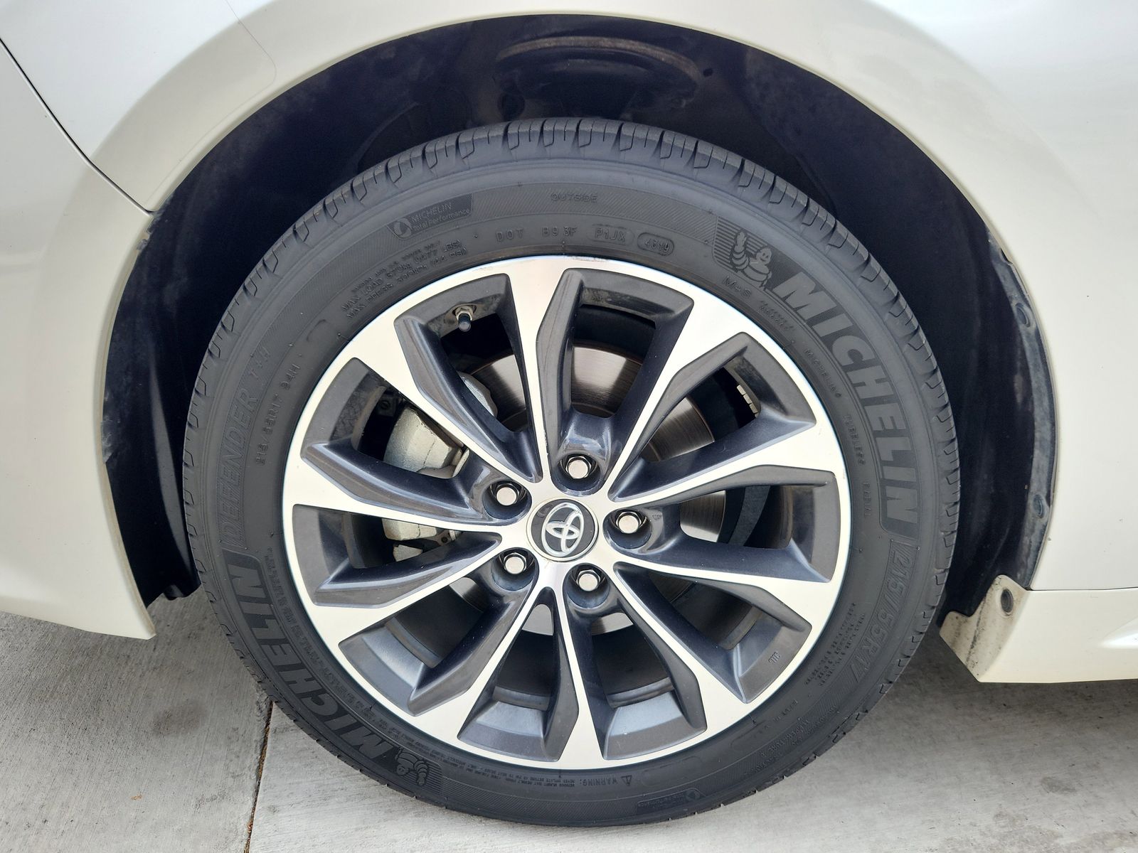 2016 Toyota Avalon XLE - Photo 18