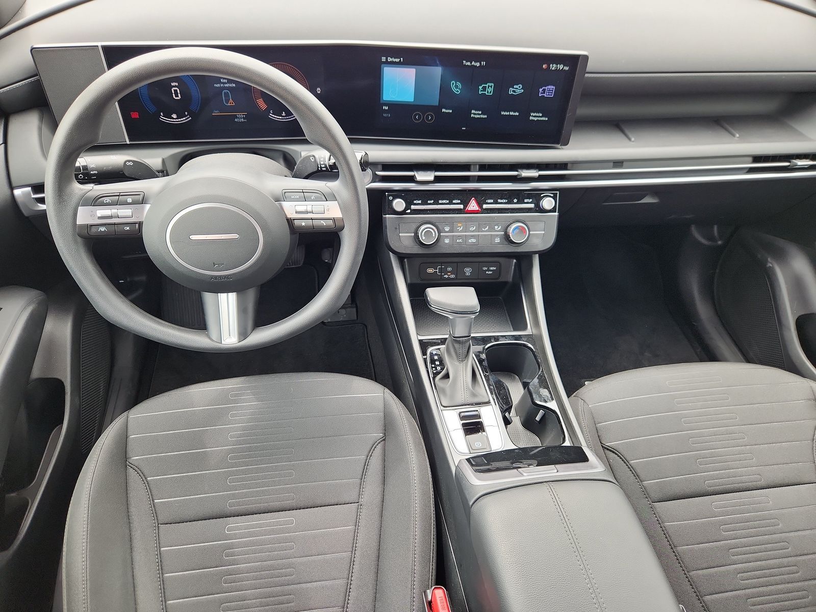2025 Hyundai Santa Cruz SE - Photo 12
