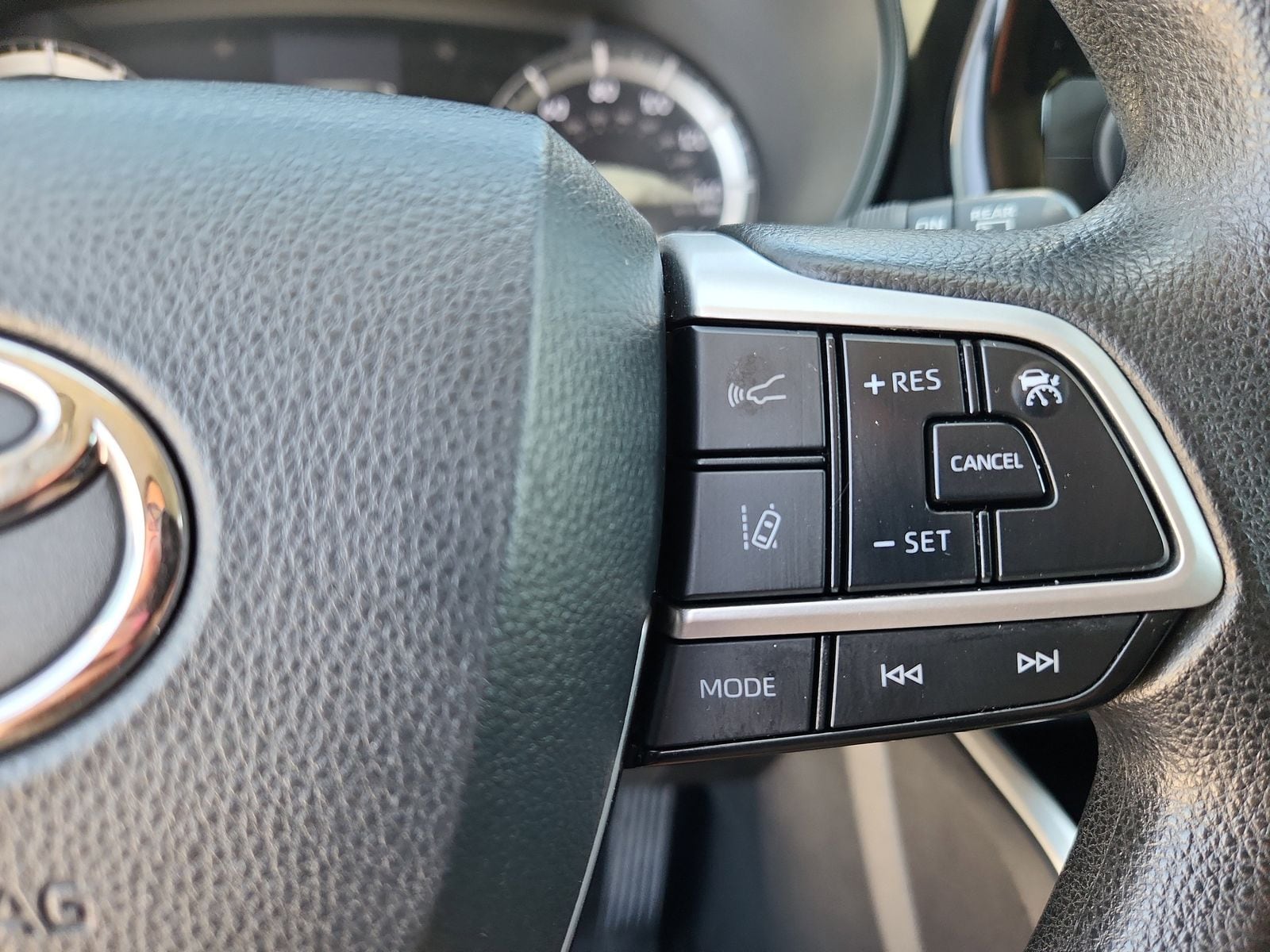 2022 Toyota Highlander L - Photo 21