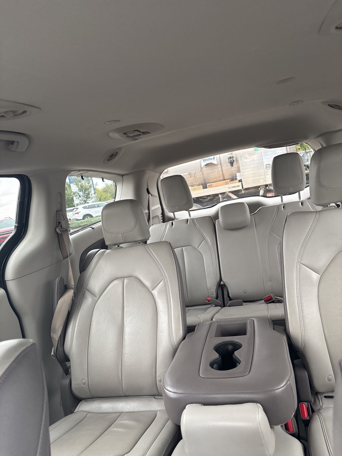 2017 Chrysler Pacifica Touring Plus photo 2