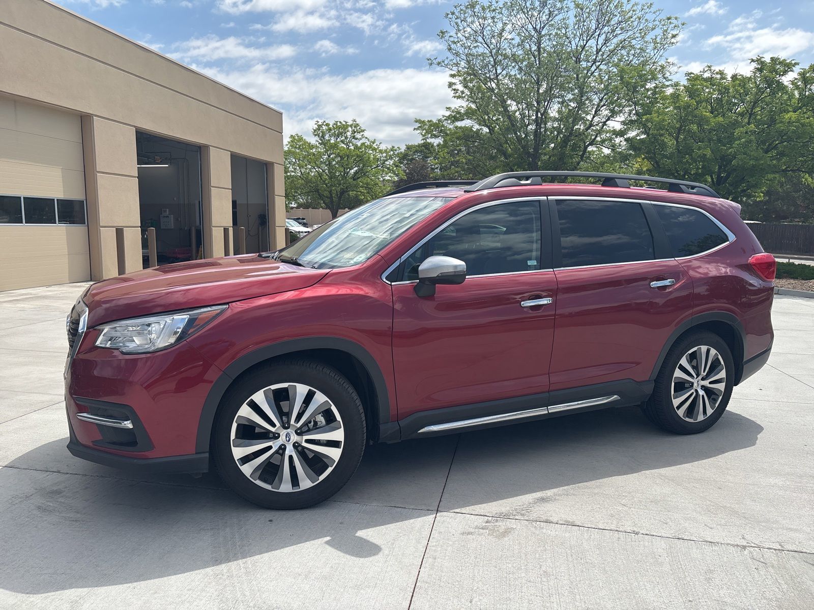 2019 Subaru Ascent Touring's photo