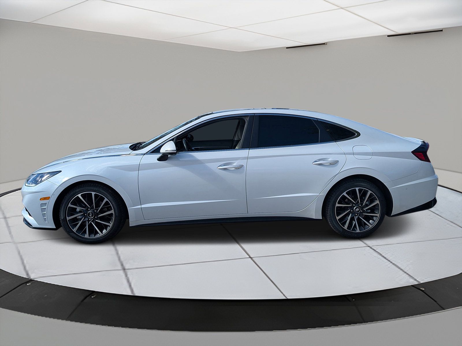 2020 Hyundai Sonata Limited photo 2