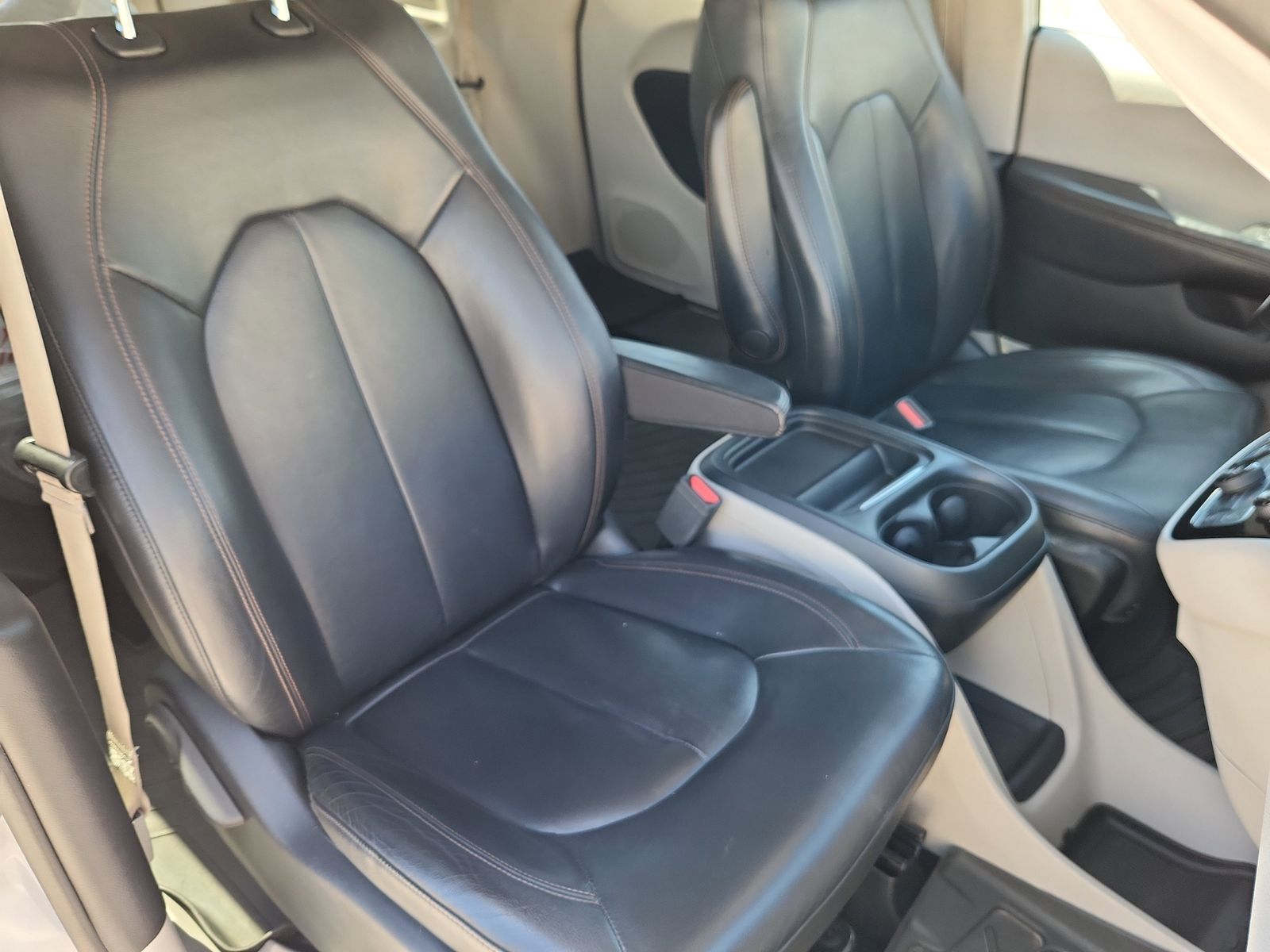 2017 Chrysler Pacifica Touring-L - Photo 13