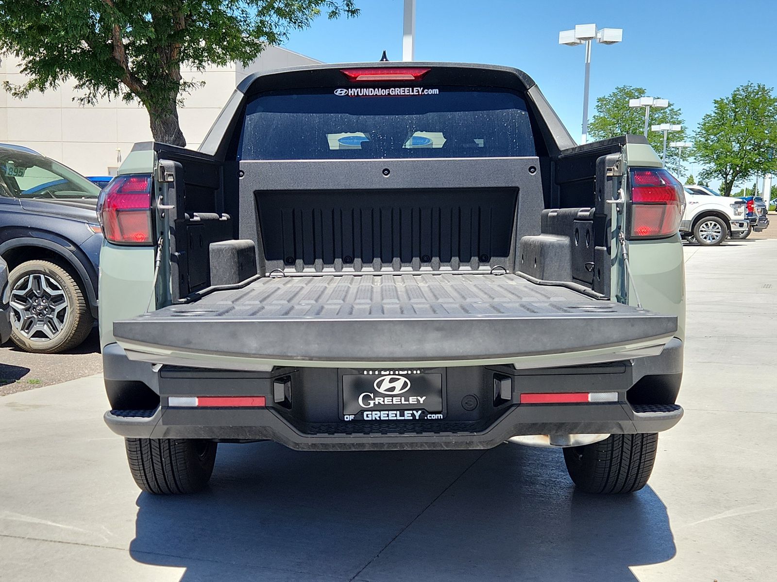 2025 Hyundai Santa Cruz SE - Photo 13