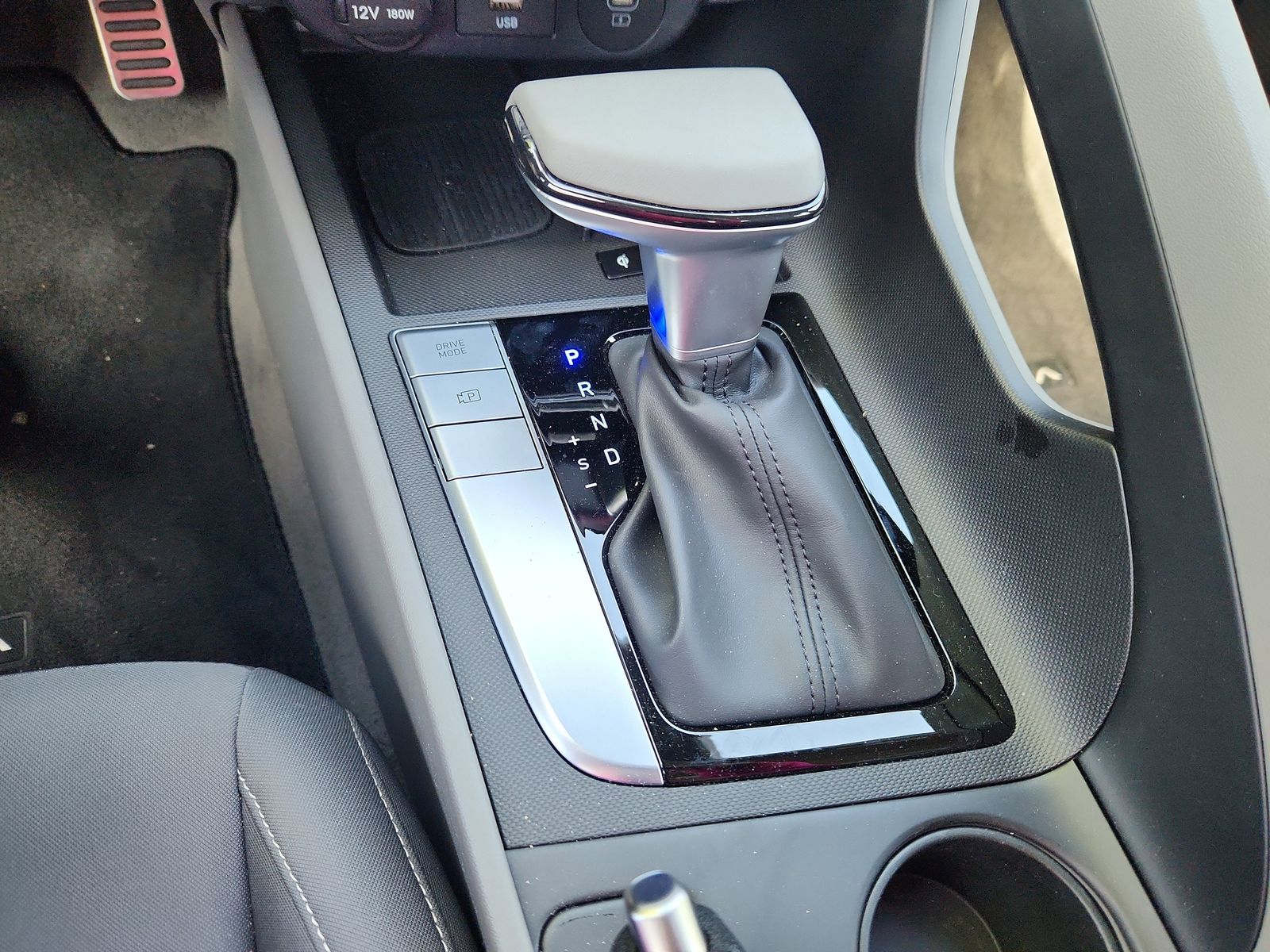 2025 Hyundai Elantra SEL - Photo 16