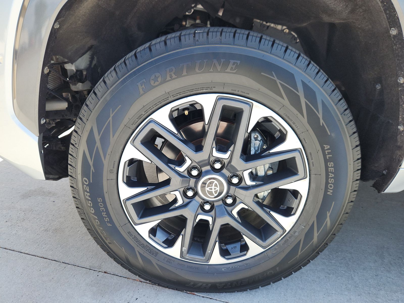 2024 Toyota Tundra Limited - Photo 18