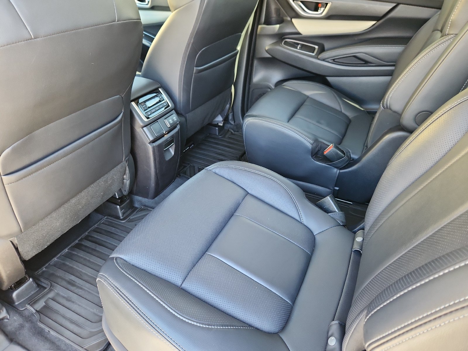 2022 Subaru Ascent Limited - Photo 11