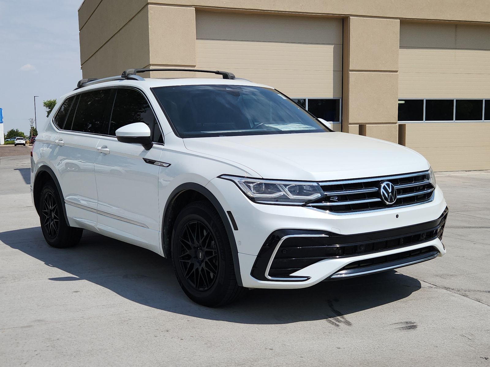 2023 Volkswagen Tiguan SEL R-LINE - Photo 7