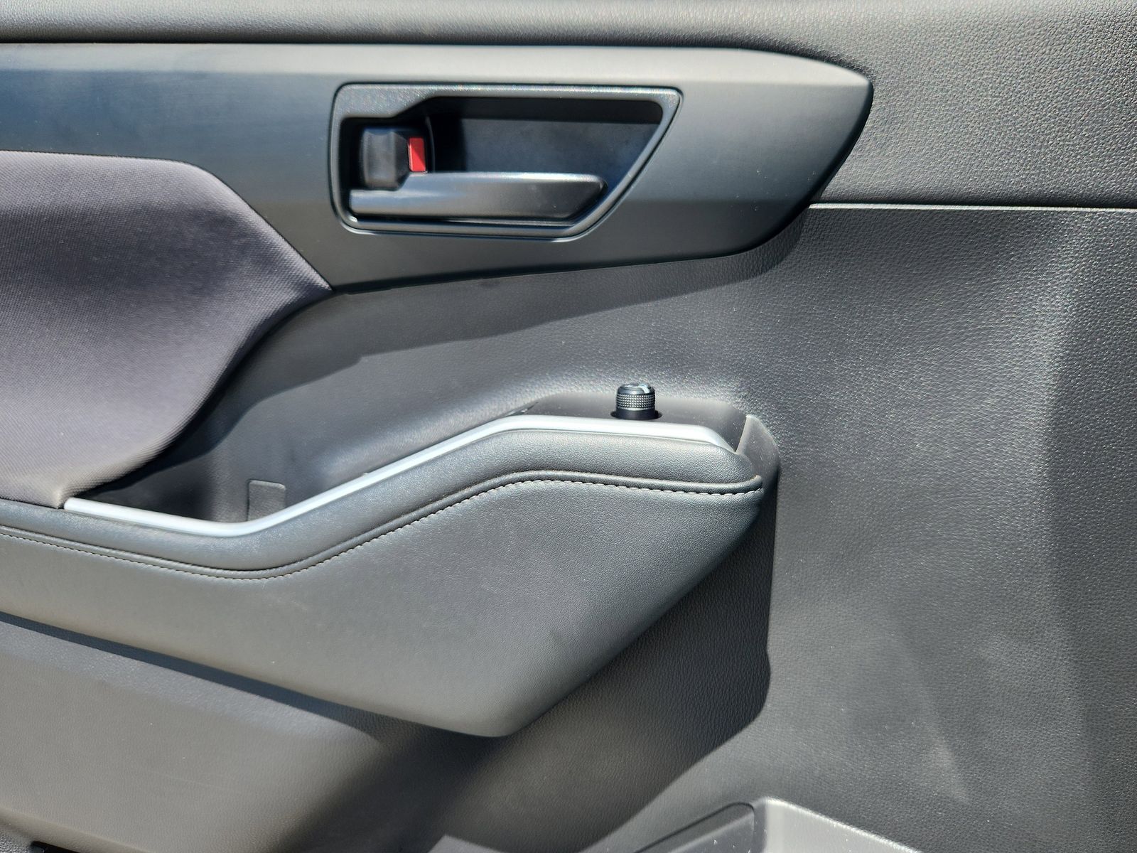 2022 Toyota Highlander L - Photo 9