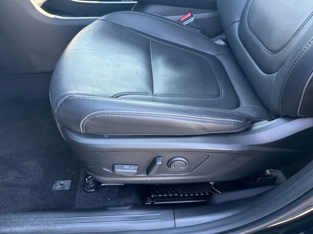 2025 Hyundai Tucson Limited - Photo 11