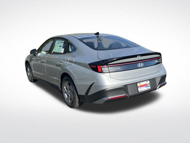 2026 Hyundai Sonata SE photo 3