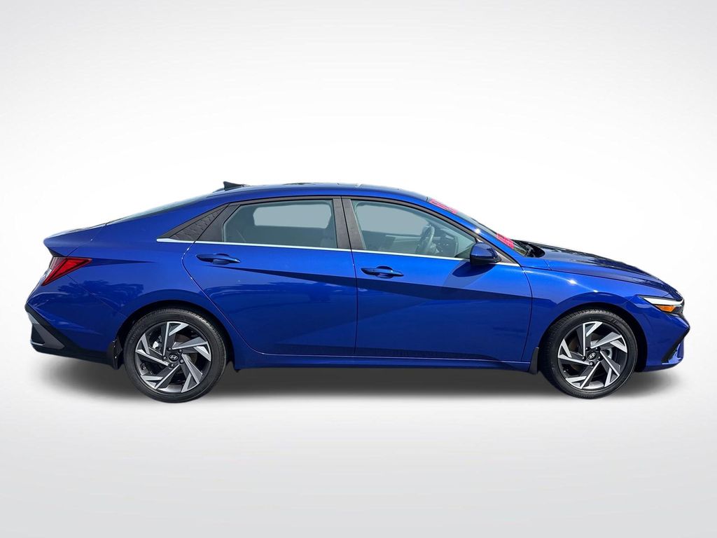2024 Hyundai Elantra SEL - Photo 6