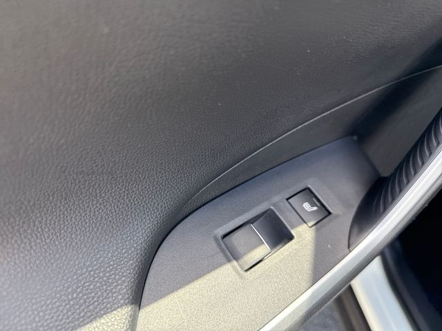 2021 Toyota RAV4 Limited - Photo 19