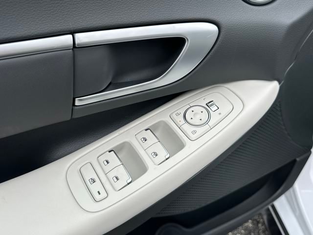 2025 Hyundai Sonata Hybrid SEL - Photo 14