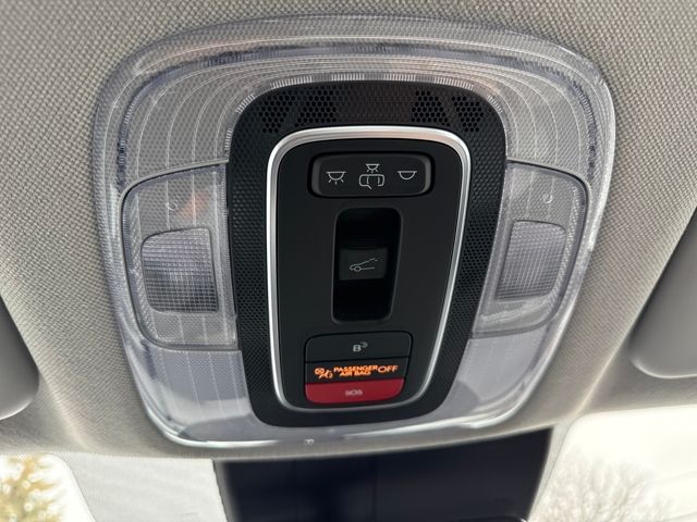 2025 Hyundai Elantra Limited - Photo 25