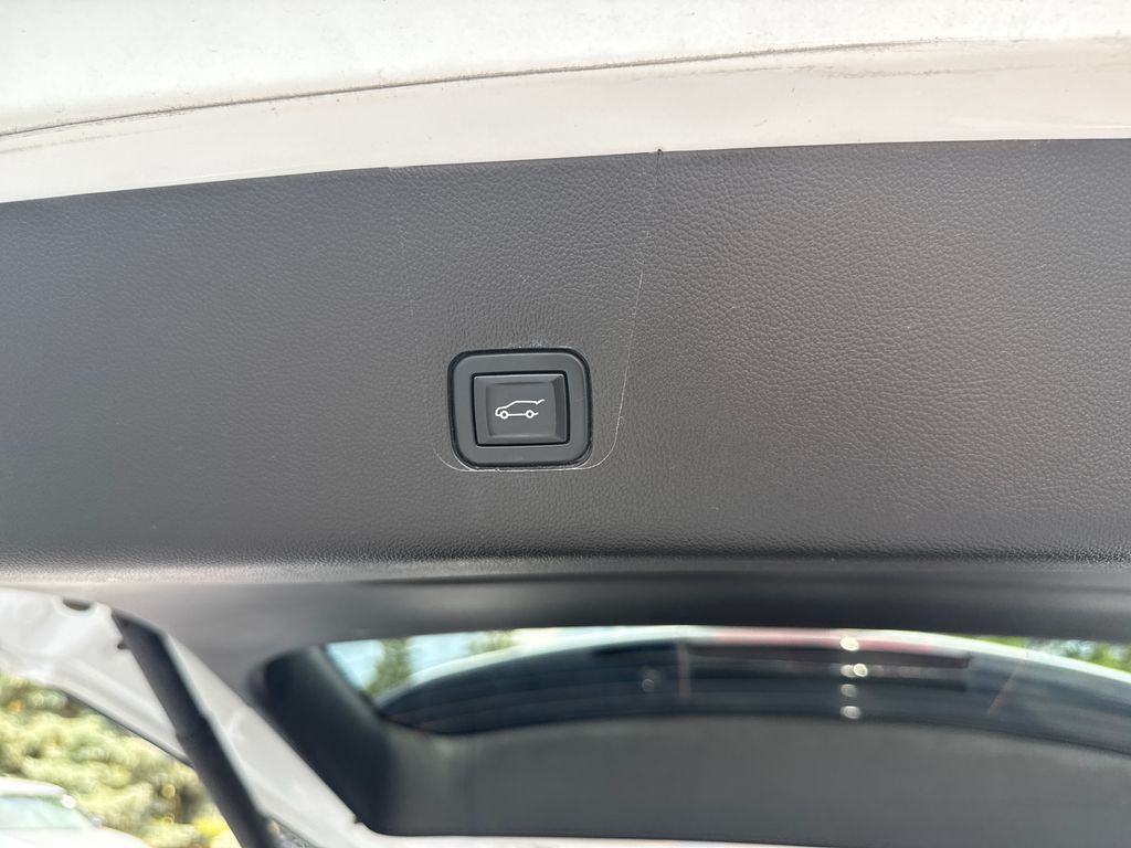 2022 Chevrolet Traverse 1LT - Photo 41