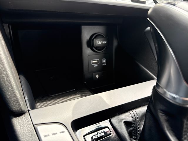 2020 Hyundai Elantra Limited - Photo 32