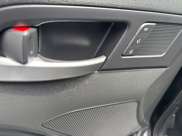 2020 Hyundai Elantra Limited - Photo 11