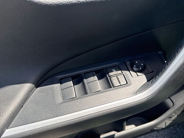 2021 Toyota RAV4 Limited - Photo 10