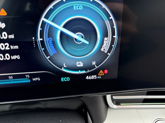 2025 Hyundai Elantra Limited - Photo 41