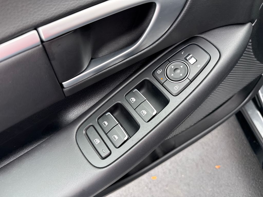 2025 Hyundai Sonata SEL - Photo 10