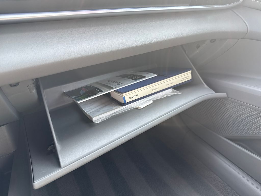 2024 Hyundai Elantra SEL - Photo 37
