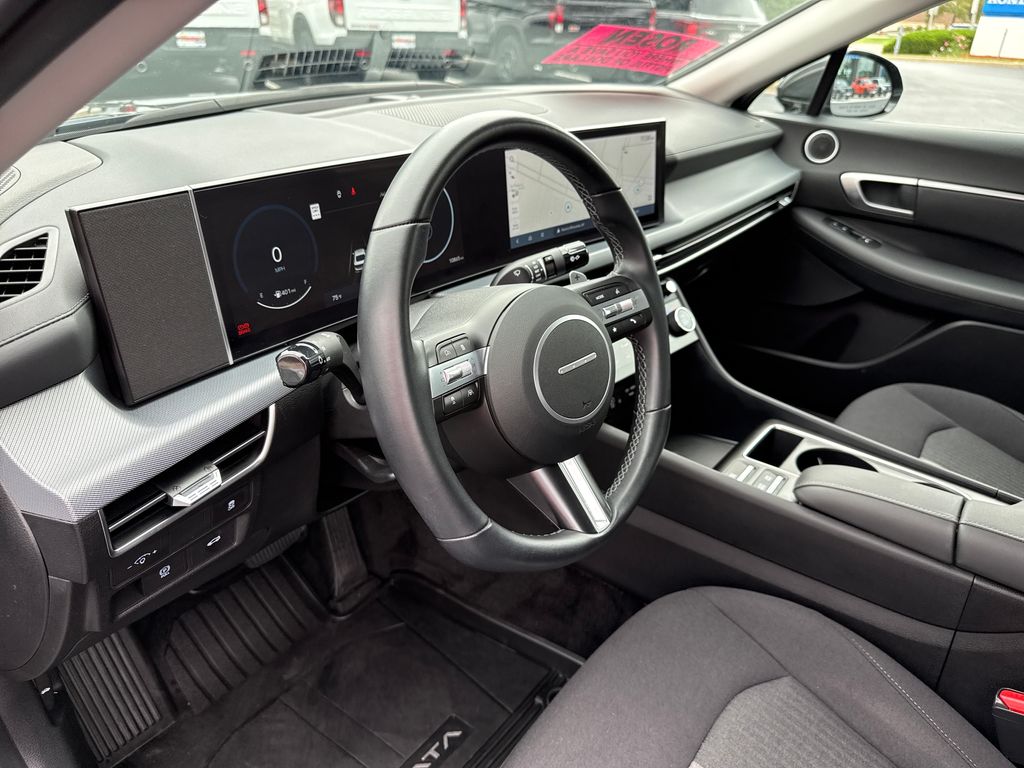 2025 Hyundai Sonata SEL - Photo 14