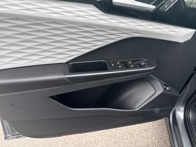 2023 Volkswagen Taos S - Photo 9