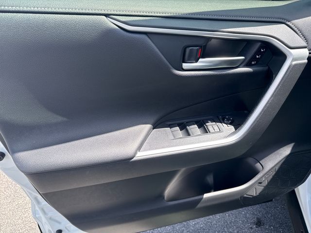 2021 Toyota RAV4 Limited - Photo 9