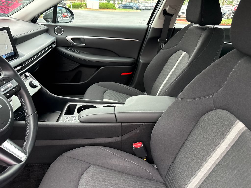 2025 Hyundai Sonata SEL - Photo 13